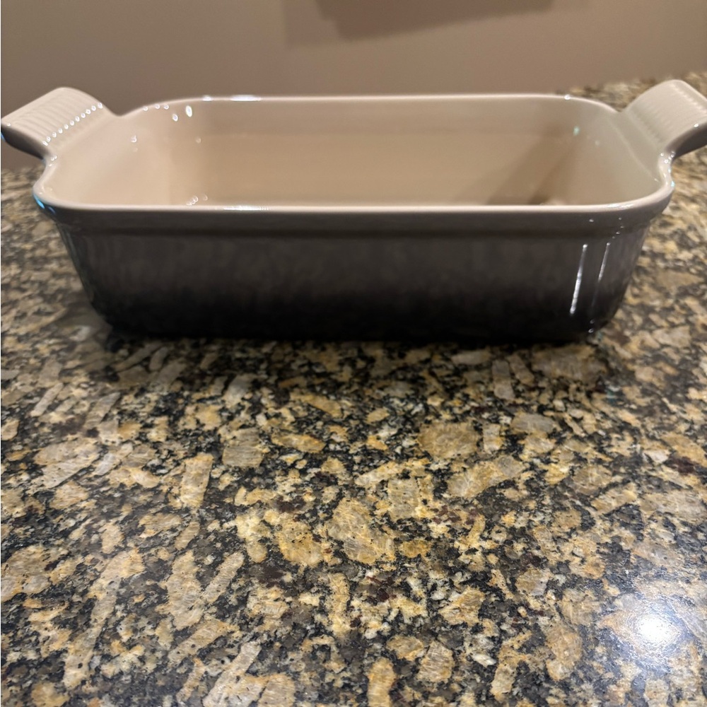 NWT Le Creuset lg Stoneware Baking Dish